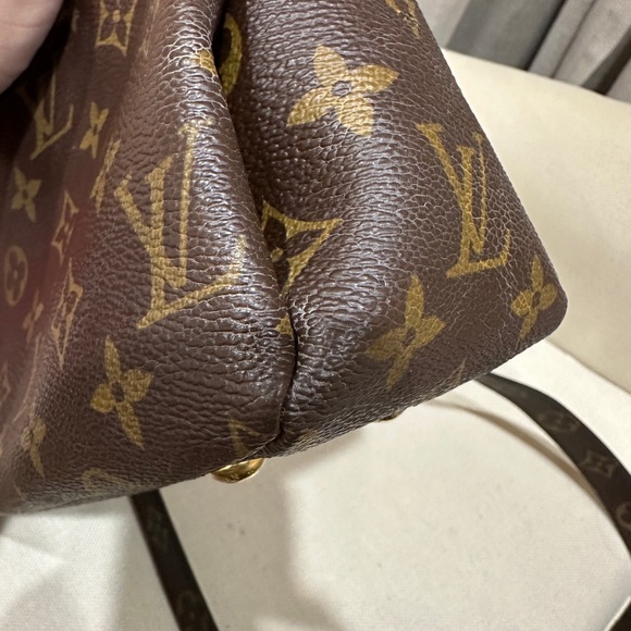 Louis Vuitton Brown Monogram Handbag - Picture 7 of 16